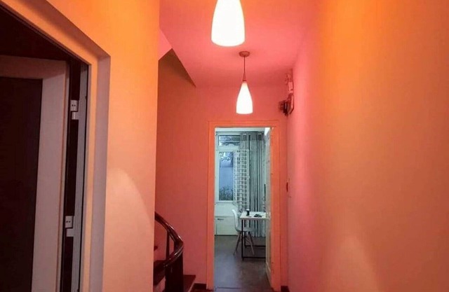 Mirr House 1| Room 4A| Beautiful big window room