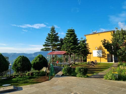 Mist n Meadows Resort