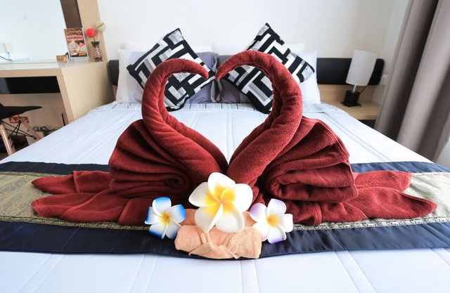 MLH Deluxe Studio Suites @ Landmark Residence with Stunning KL City & Pool View