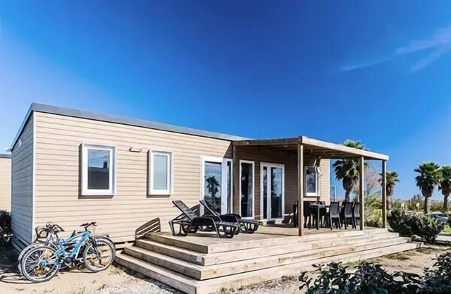 Mobil-home | Premium Exclusive | 3 Bedrooms | 6 sleeps | Raised terrace | A/C | TV