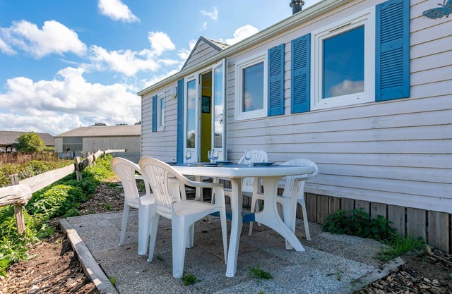 Mobile Home 'Entre Terre Et Mer' with Private Terrace and Private Garden
