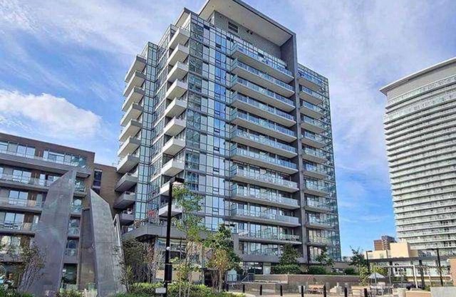 Modern 1+1 Condo Suite in Toronto + Free Parking!