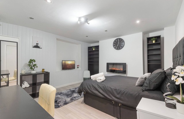 Modern 1 Bed Apartment in Central London – Perfect for Couples & Solo Travelers!