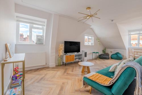 Modern 3BR Apartment Family Comfort & Style