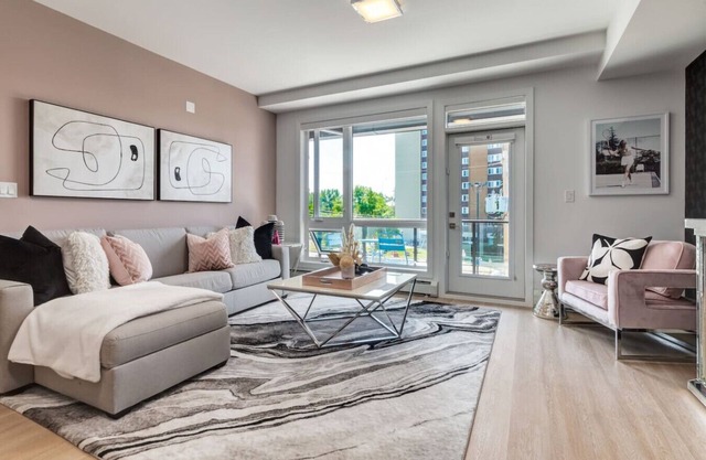 Modern 3BR unit in the heart of Calgary