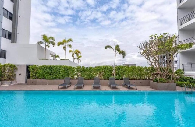 Modern 61m2 Apt, Ideally located (200Mbps+ Wi-Fi)