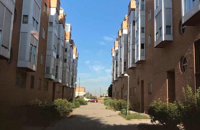 Modern and bright apartment, with garage space (included)