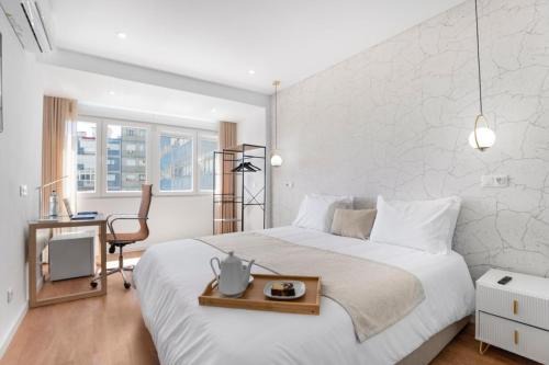 Modern Apartment by CM Properties