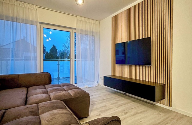 Modern apartment with balcony - near Kurpark & trade fair