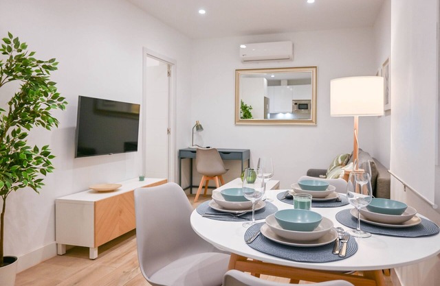 Modern Apartment in Acacias with Excellent Location in the Center of Madrid
