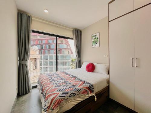 Modern Apartment in Westlake