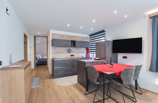 Modern Apartment "Ulli" Close to Cable Cars with Mountain View & Wi-Fi