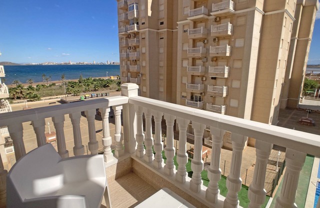 Modern apartment with sea views in Playa Paraíso