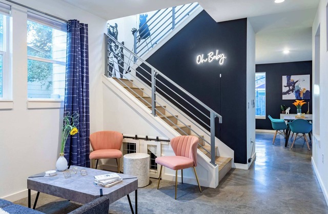 Modern ATX Mansion Walk to 6th Street