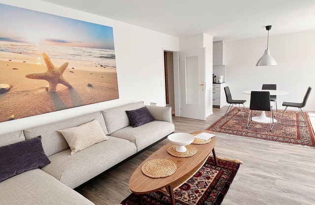 Modern & bright apartment with Netflix & mountain view