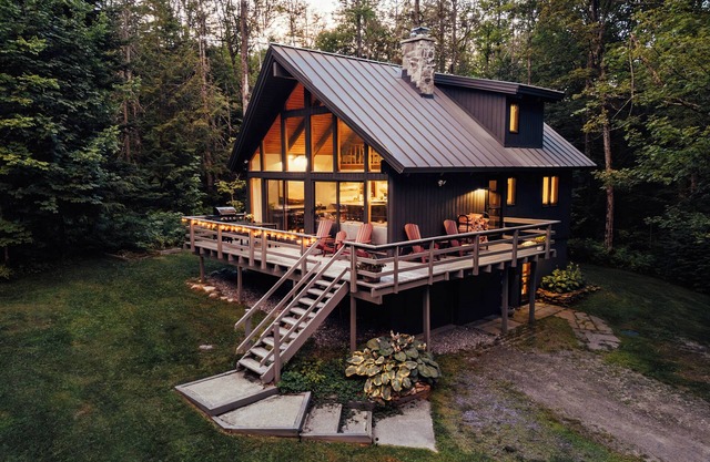 Modern cabin oasis close to Stratton, Okemo, Bromley and Magic