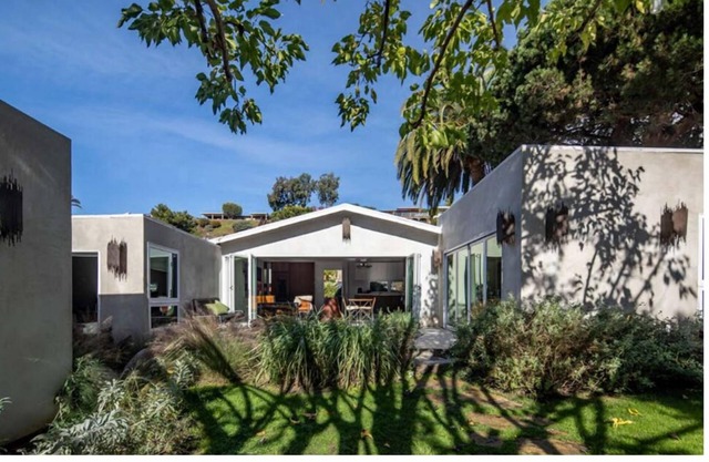 Modern California beach house, indoor-outdoor living, walk to the beach