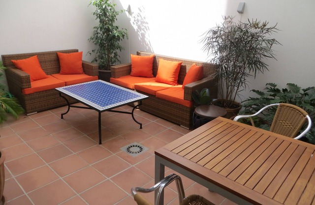 Modern central apartment with large private garden terrace