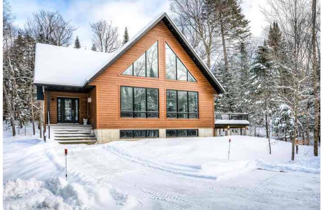 Modern Chalet 1.2KM to Tremblant's North Side!