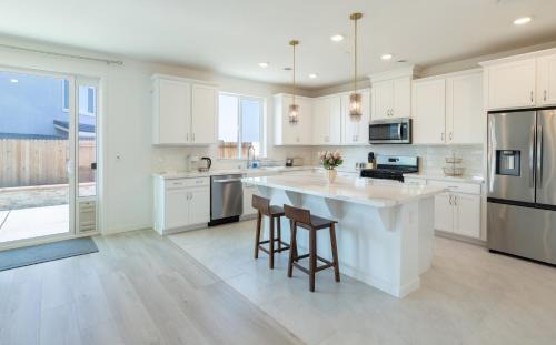 Modern Charming 4BR Home, Family Friendly, Office Space, Fast WiFi, Free Parking