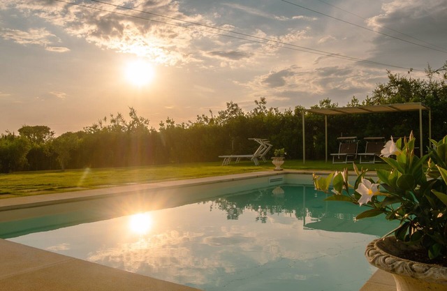 Modern, comfortable Tuscan villa with private pool 10 minutes from the beach,