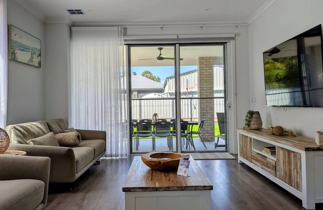 Modern comfort & luxury close to the beach