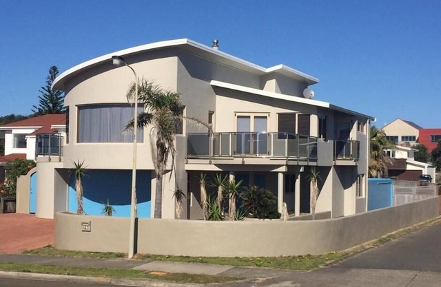 Modern, comfortable, house. Right on the Beach.