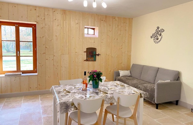 Modern Cottage with Terrace & Garden Near Beauval Zoo in Selles-sur-Cher