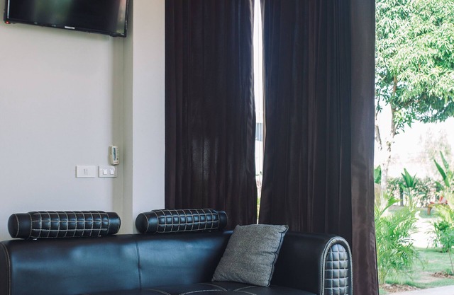 Modern Cottage No Breakfast