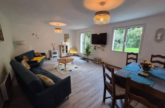 Modern Countryside Bungalow, Ensuite Rooms, Garden