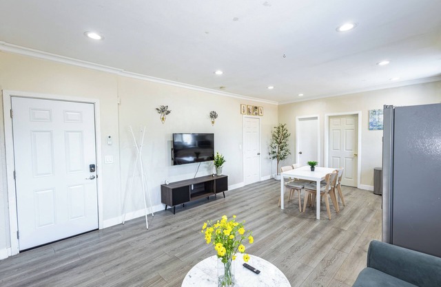 Modern Cozy Stylish Home AC W/D Parking - 3 minutes to Balboa Park