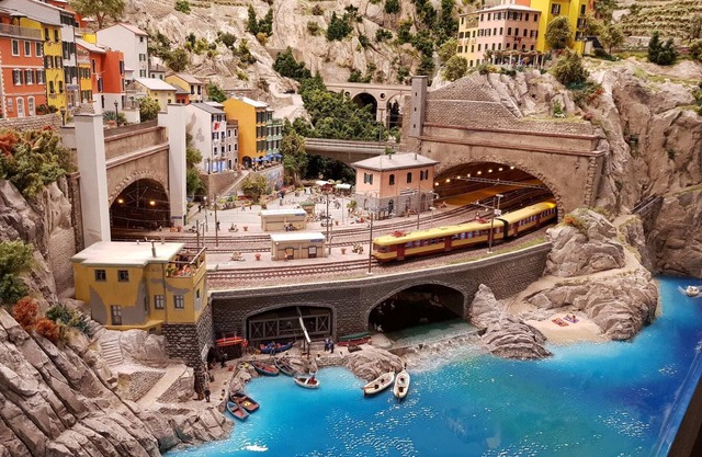 Modern equipment, central location near Hamburg, terrace, parking space, WiFi