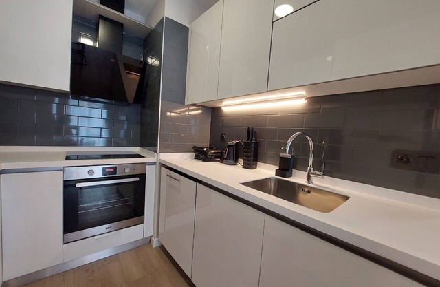 Modern Flat Apt Near City Center