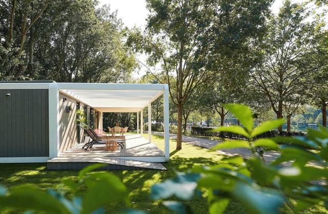 Modern forest home for four with spacious terrace, ideal for quality time with loved ones in peaceful North Limburg nature.