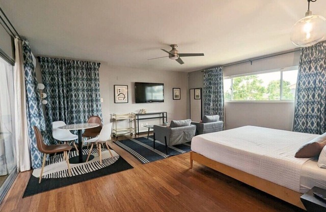 Modern Guest Villa Near LAX, SoFi & Beaches