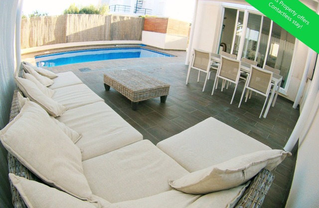 Modern holiday home with swimming pool in Puerto Rey