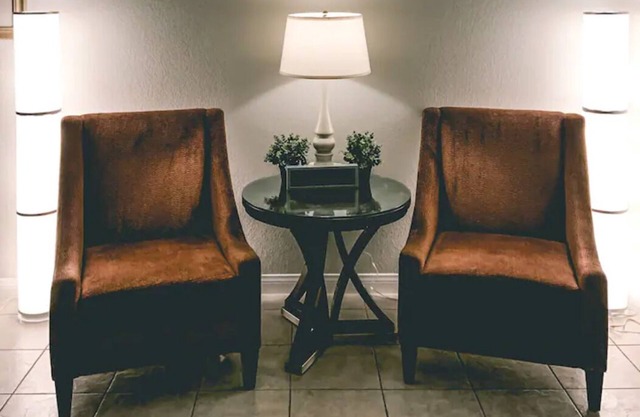 Modern Home w/King Suite, 5min from Strip