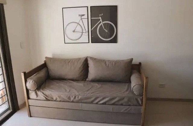 Modern House-Great Garden with barbecue,Beautiful Pool and Garage