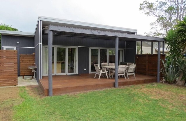 Modern Kiwi Bach, OTP Bach