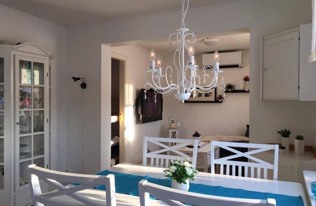 Modern Lapland Cottage with Outdoor Sauna & BBQ Hut