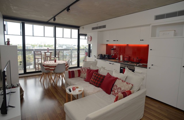 Modern Living in the Heart of the Arts District and Close to the CBD