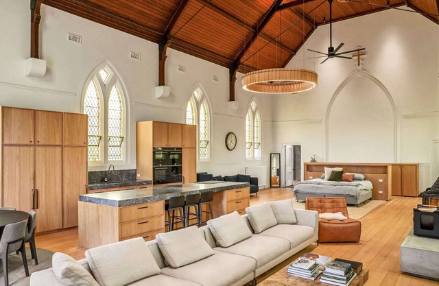 Modern luxury in Dallah Chapel