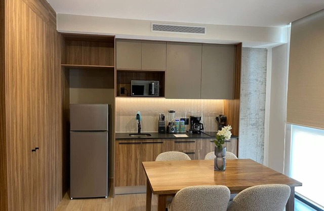 Modern New Apartment near Expo