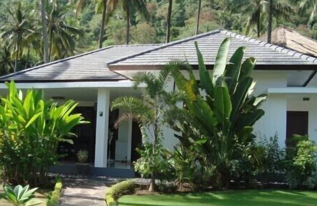 Modern new bungalow in cozy holiday park + swimming pool