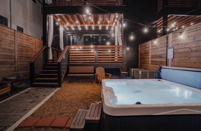 Modern New Nashville oasis minutes to broadway