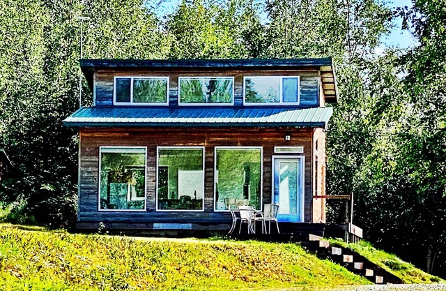 Modern Private Cabin with views of Denali and Mt. Susitna.