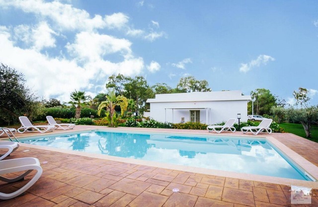 Modern Property with Private Pool, Garden, Wi-Fi, Terrace, Barbecue, Air Condit.