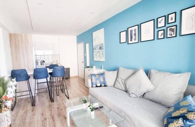 Modern Retreat: 2br Stylish Apt with Comfy Rooms!