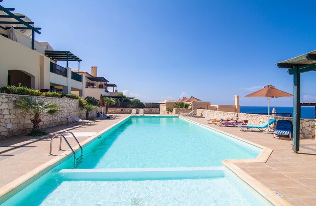 Modern seaside house, everything on foot!