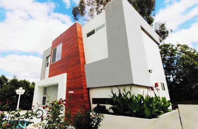 Modern Stylish Villa in West Hills